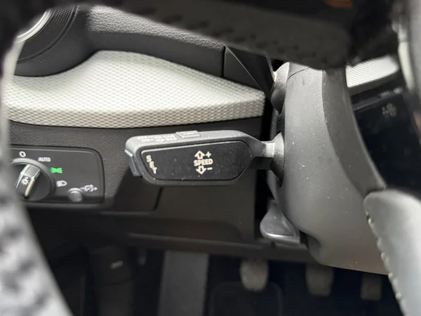 AUDI Q2 (2020) — foto 2 van 15