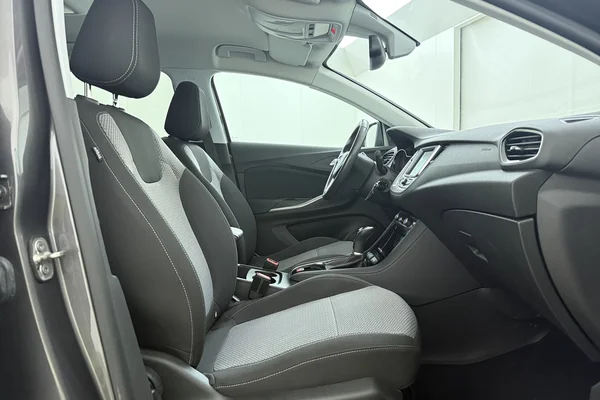 Opel Grandland X (2021) — foto 16 van 18