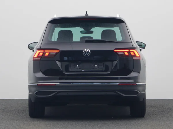 VOLKSWAGEN Tiguan (2023) — foto 15 van 20