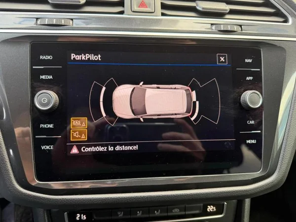 VOLKSWAGEN Tiguan (2018) — foto 10 van 34