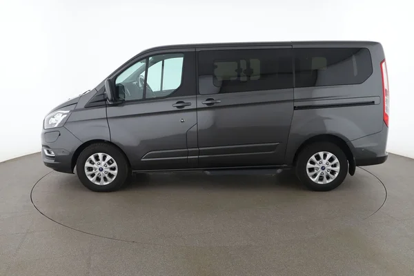 Ford Tourneo Custom (2020) — foto 1 van 15