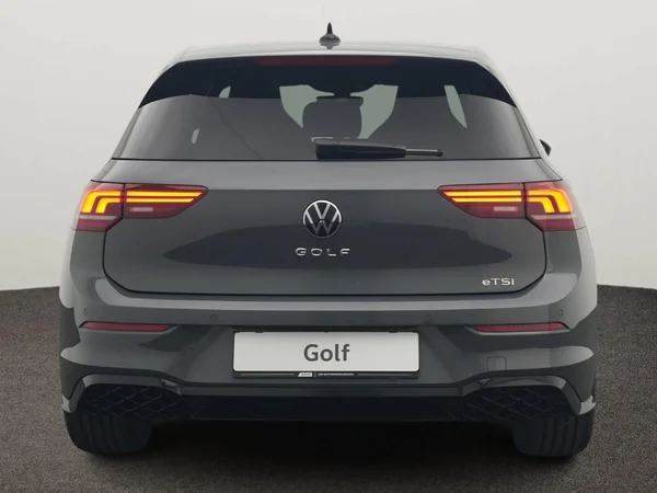VOLKSWAGEN Golf VIII (2026) — foto 7 van 10