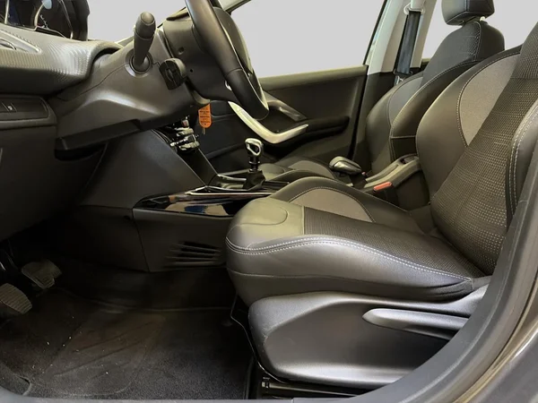 Peugeot 2008 (2019) — foto 9 van 22