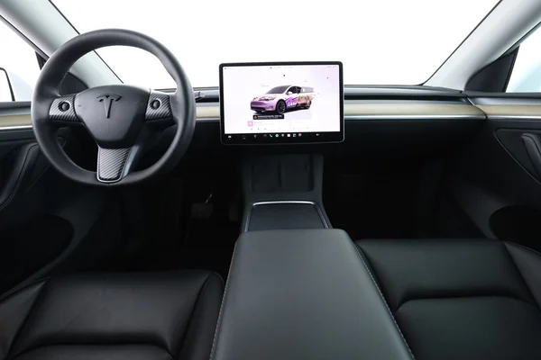 Tesla Model Y (2022) — foto 3 van 16
