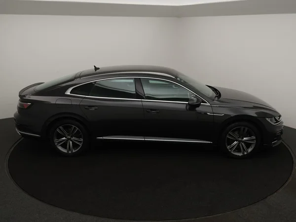 VOLKSWAGEN Arteon (2022) — foto 28 van 30