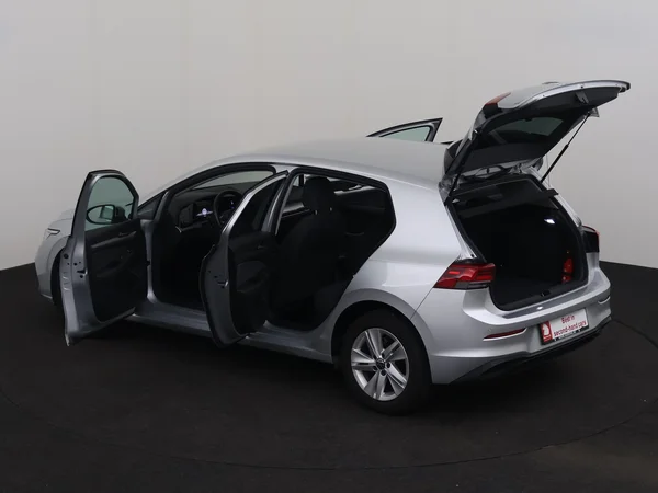 VOLKSWAGEN Golf (2024) — foto 27 van 28