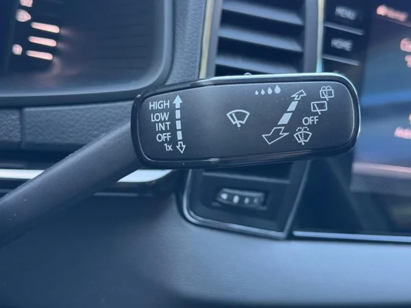 SKODA Karoq Dsl (2023) — foto 9 van 32