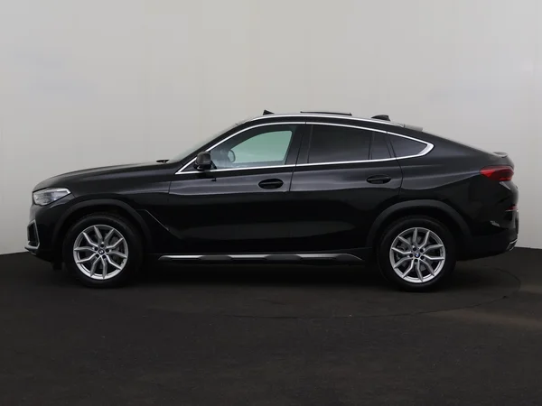 BMW X6 (2022) — foto 12 van 32