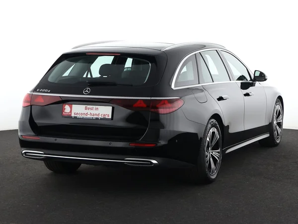 MERCEDES E 220 (2024) — foto 23 van 29