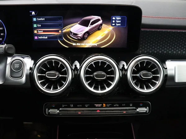 Mercedes-Benz EQB (2026) — foto 15 van 34