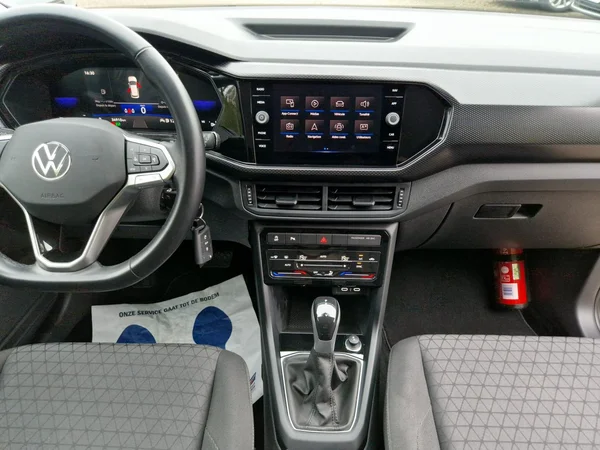 VOLKSWAGEN T-Cross (2024) — foto 3 van 25
