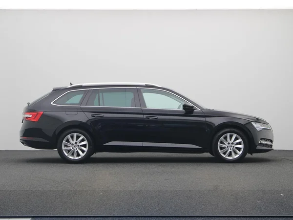 SKODA Superb Combi (2024) — foto 20 van 22