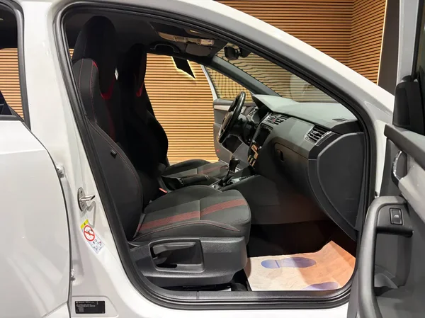 Skoda Octavia (2019) — foto 7 van 22