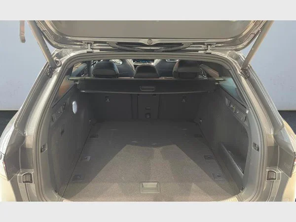 VOLKSWAGEN Passat SW (2026) — foto 11 van 21