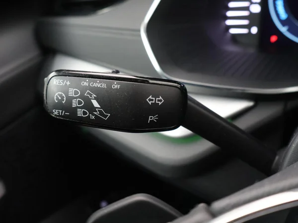 SKODA Octavia Combi PHEV (2021) — foto 15 van 32