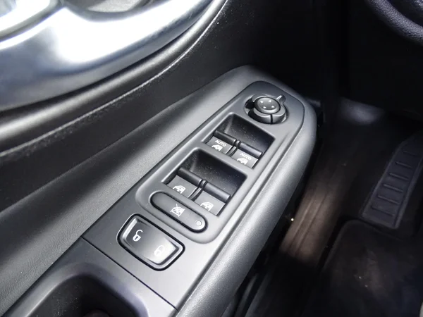 Jeep Renegade (2018) — foto 17 van 27