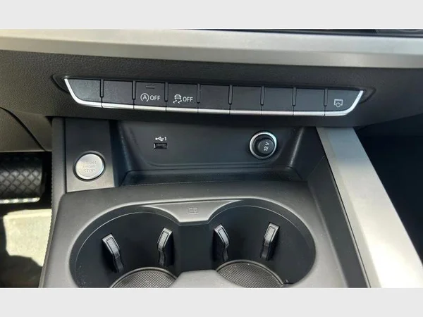 Audi A4 Avant (2022) — foto 13 van 29