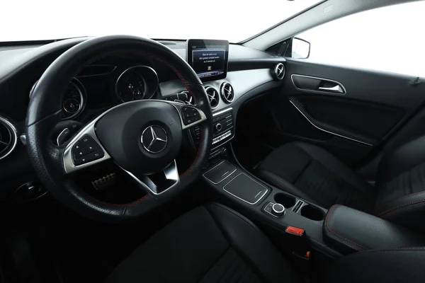Mercedes-Benz CLA-Klasse (2019) — foto 2 van 16