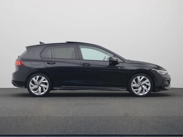 VOLKSWAGEN Golf VIII (2025) — foto 20 van 22