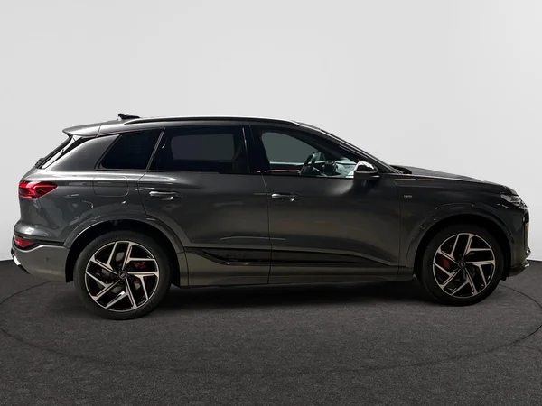 AUDI Q6 e-tron (2026) — foto 23 van 24