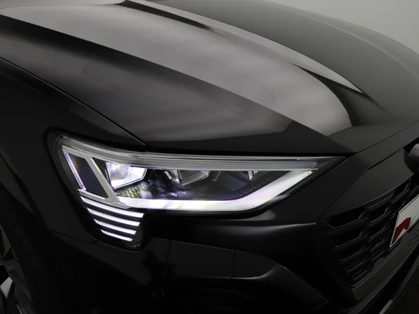 AUDI Q8 e-tron Sportback (2024) — foto 31 van 31