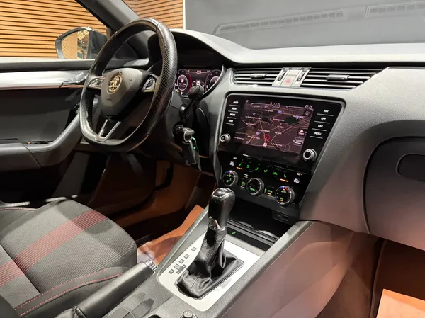 Skoda Octavia (2019) — foto 6 van 22