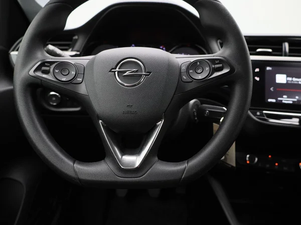 Opel Corsa (2022) — foto 36 van 38