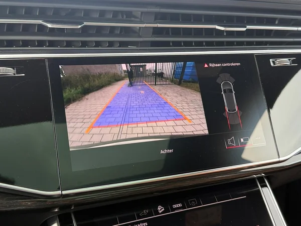 AUDI Q8 PHEV (2023) — foto 20 van 20