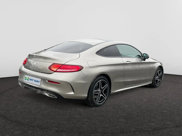 MERCEDES-BENZ Coupe C (2021) — foto 12 van 23