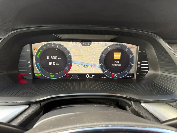SKODA Octavia Combi (2024) — foto 3 van 22