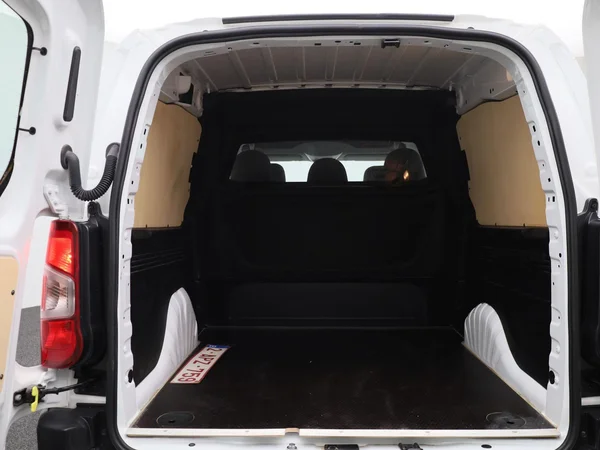 Peugeot Partner (2021) — foto 8 van 37