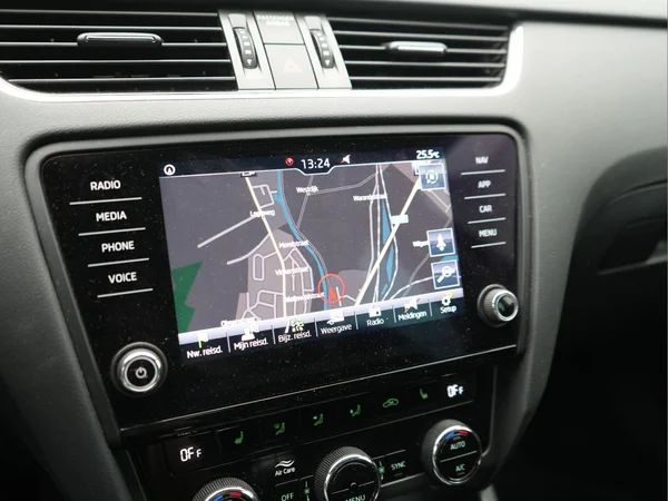 SKODA Octavia Combi (2020) — foto 19 van 38
