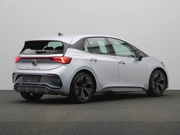 CUPRA Born (2024) — foto 12 van 22
