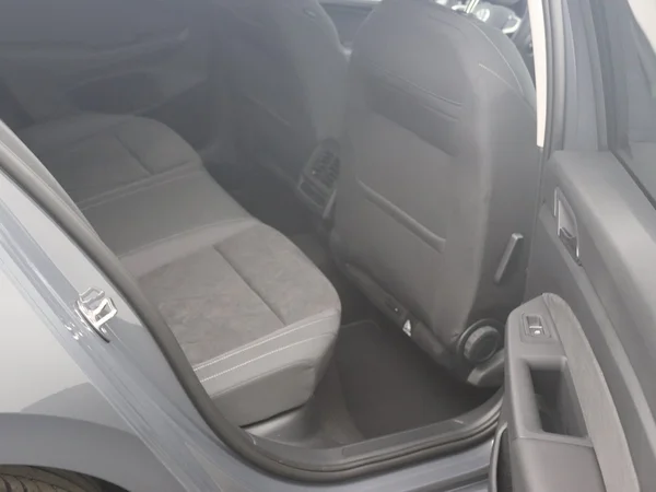 VOLKSWAGEN Golf VIII SW (2024) — foto 10 van 30