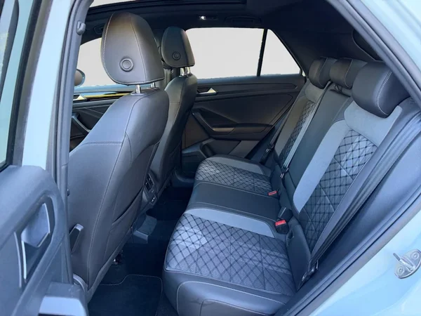 VOLKSWAGEN T-Roc (2022) — foto 5 van 17