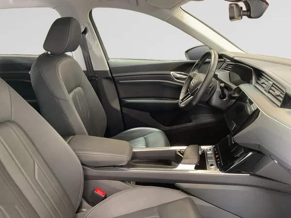 AUDI Q8 e-tron (2024) — foto 8 van 22