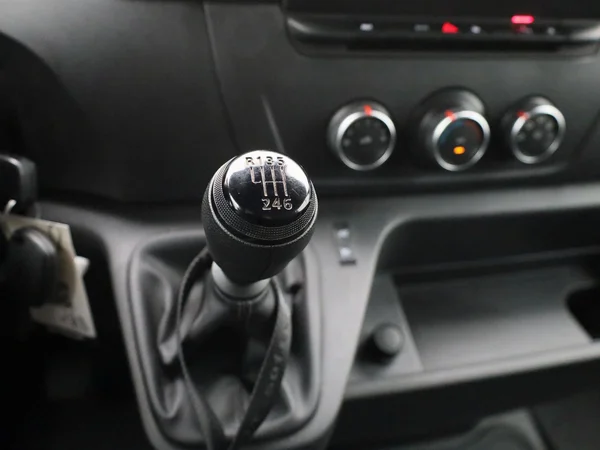 Renault Master (2023) — foto 2 van 40