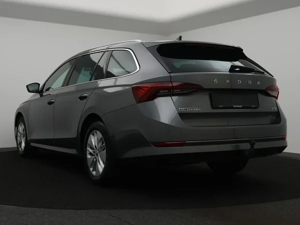 Škoda Octavia (2024) — foto 24 van 24