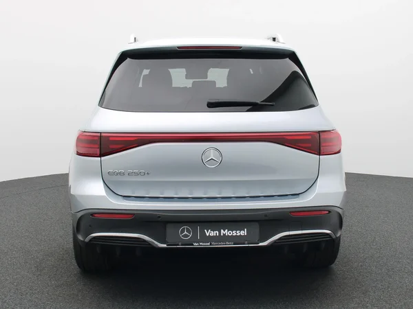 Mercedes-Benz EQB (2026) — foto 25 van 29