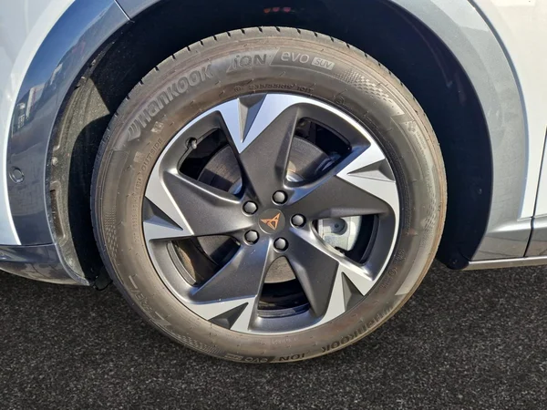 CUPRA Tavascan (2026) — foto 8 van 20