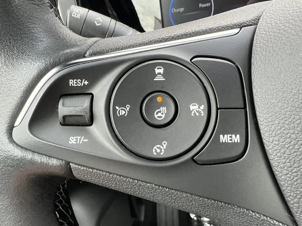Opel Mokka-e (2022) — foto 11 van 38