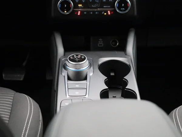 Ford Kuga (2022) — foto 4 van 40
