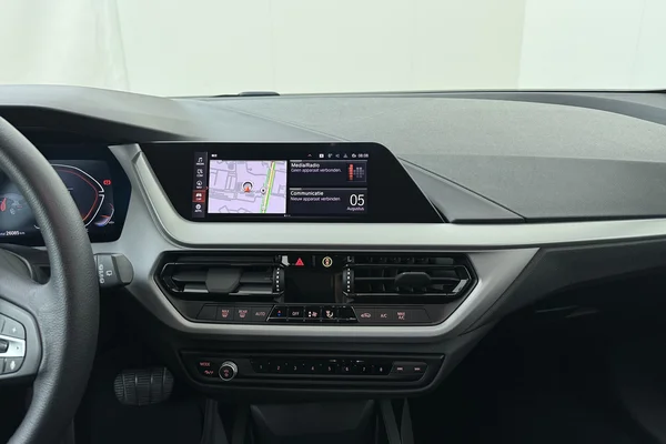 BMW 116i (2025) — foto 3 van 16
