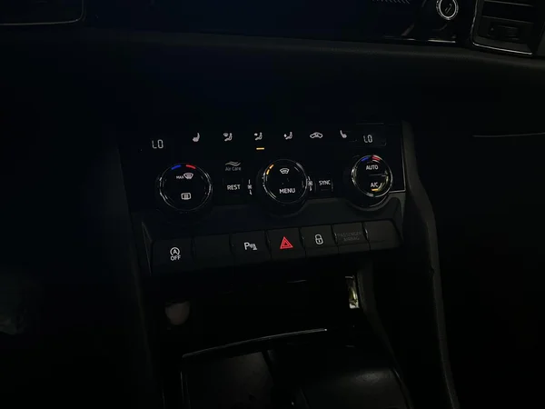 SKODA Kodiaq (2022) — foto 7 van 16