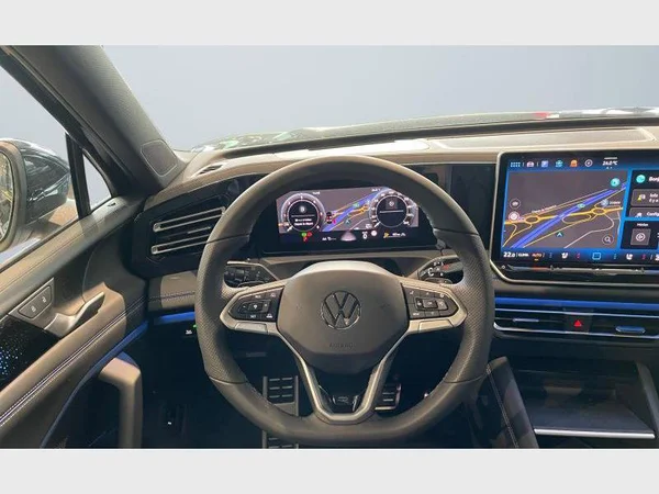VOLKSWAGEN Tiguan (2026) — foto 2 van 26