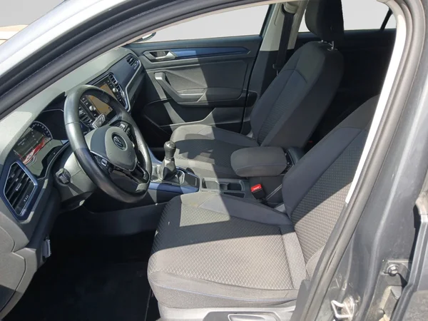 VOLKSWAGEN T-Roc (2021) — foto 14 van 18
