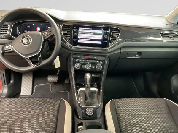 VOLKSWAGEN T-Roc (2019) — foto 2 van 21