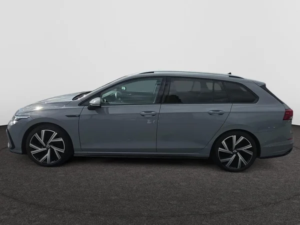 VOLKSWAGEN Golf VIII SW (2022) — foto 12 van 24