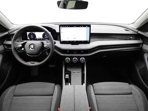 SKODA Superb Combi (2024) — foto 23 van 24