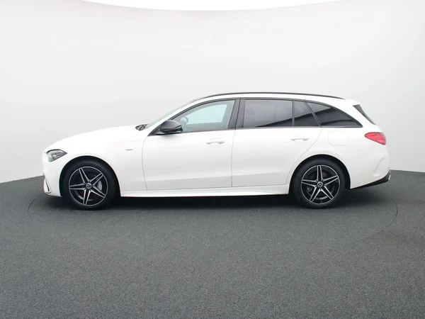 Mercedes-Benz C-Klasse (2025) — foto 31 van 36